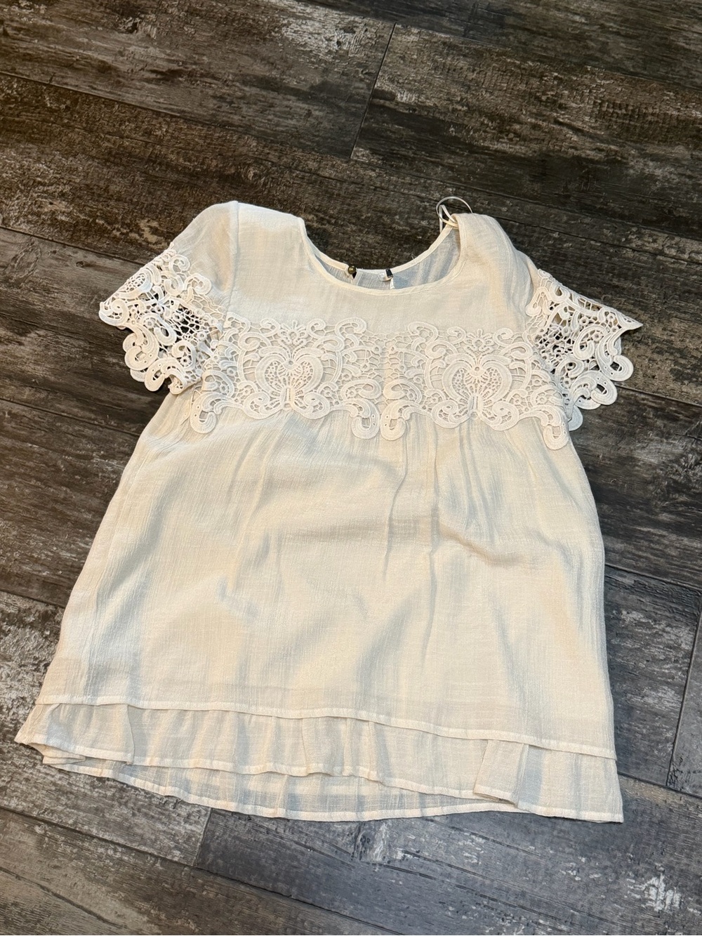 Women’s White Lace-Trim Flutter Sleeve Top